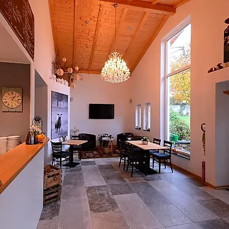 Oda ve Kahvaltı Am Paradies