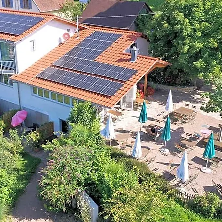 Am Paradies Oda ve Kahvaltı 3*