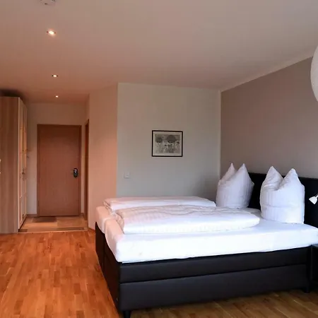 Am Paradies 3*