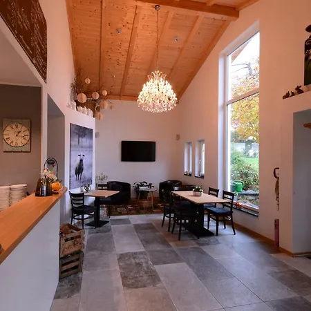 فندق مبيت وإفطار Am Paradies 3*