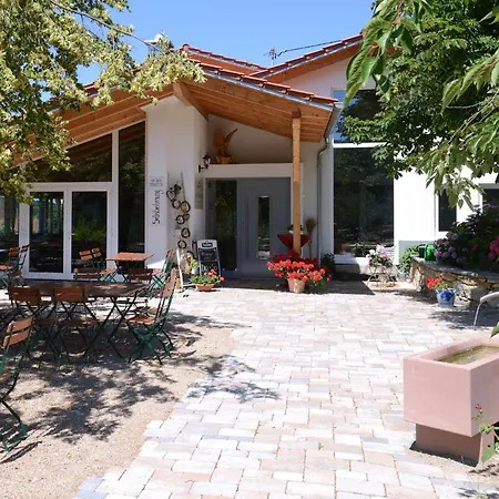 Am Paradies 3*